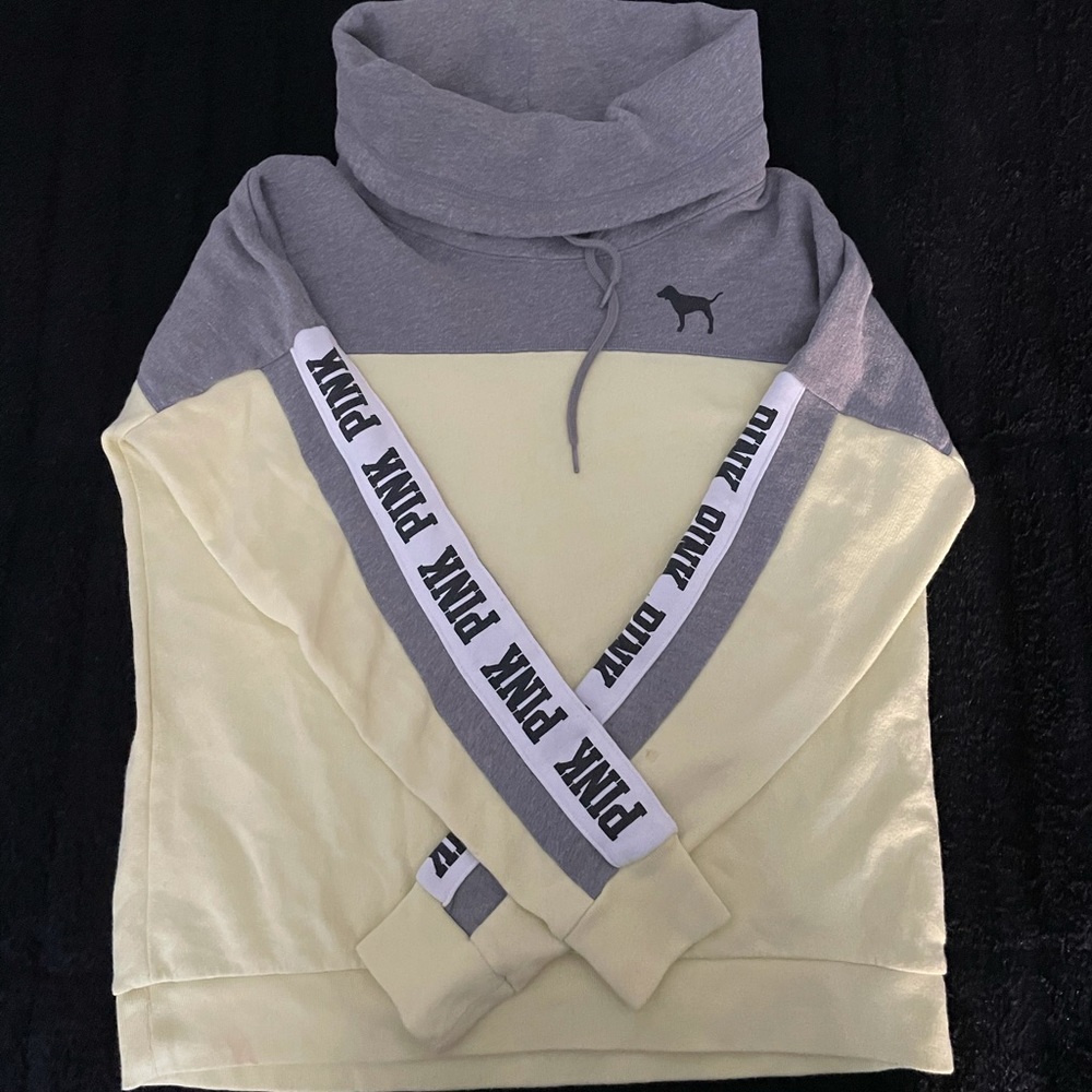 Turtle- neck Victoria Secret Pink Sweater